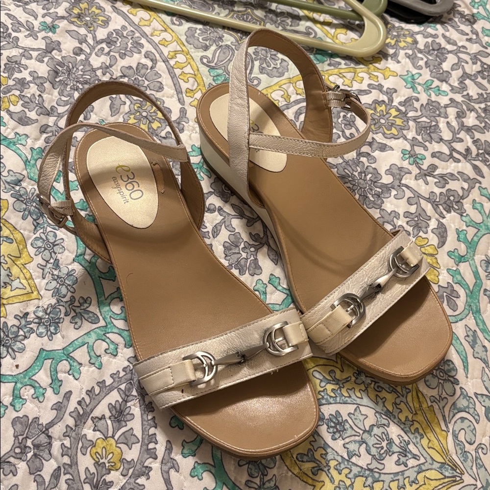 Size 7.5 White Leather Strappy Sandals with Buckle Detail